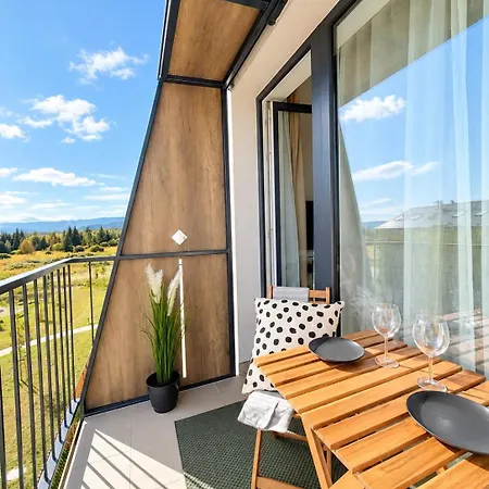 Gerlach Mountain Duplex With Balcony & Parking *