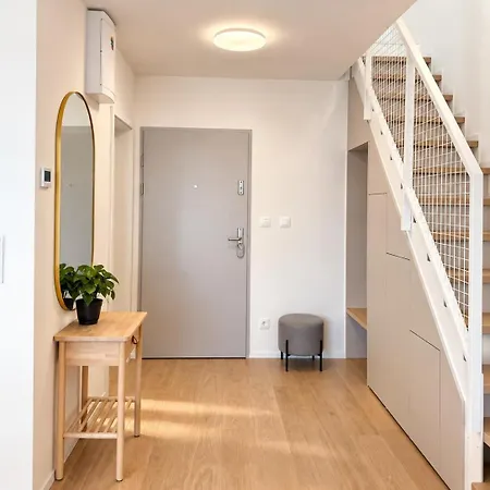 Gerlach Mountain Duplex With Balcony & Parking