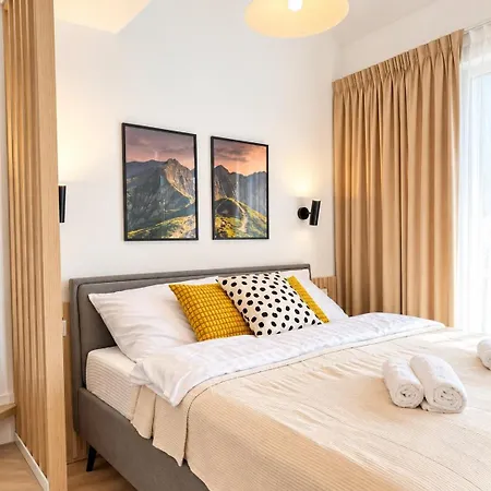 Gerlach Mountain Duplex With Balcony & Parking